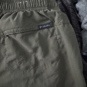 Columbia Green Athletic Shorts with Lightweight Fabric and Elastic Waistband